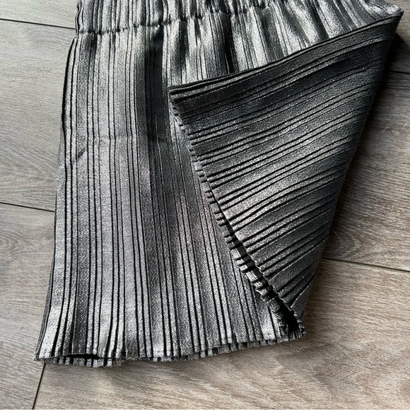 ZARA Silver Metallic Pleated Mini Skirt - Picture 16 of 16
